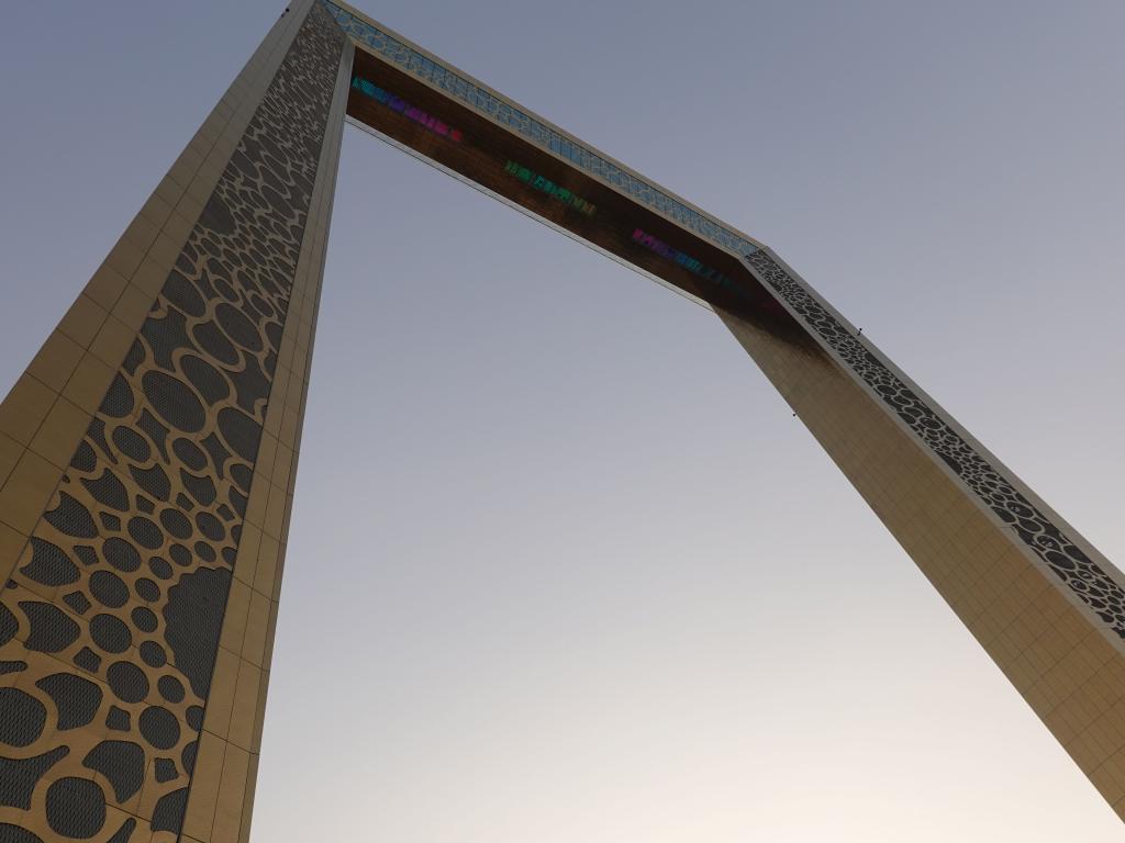 102 - 20211112 Dubai Frame