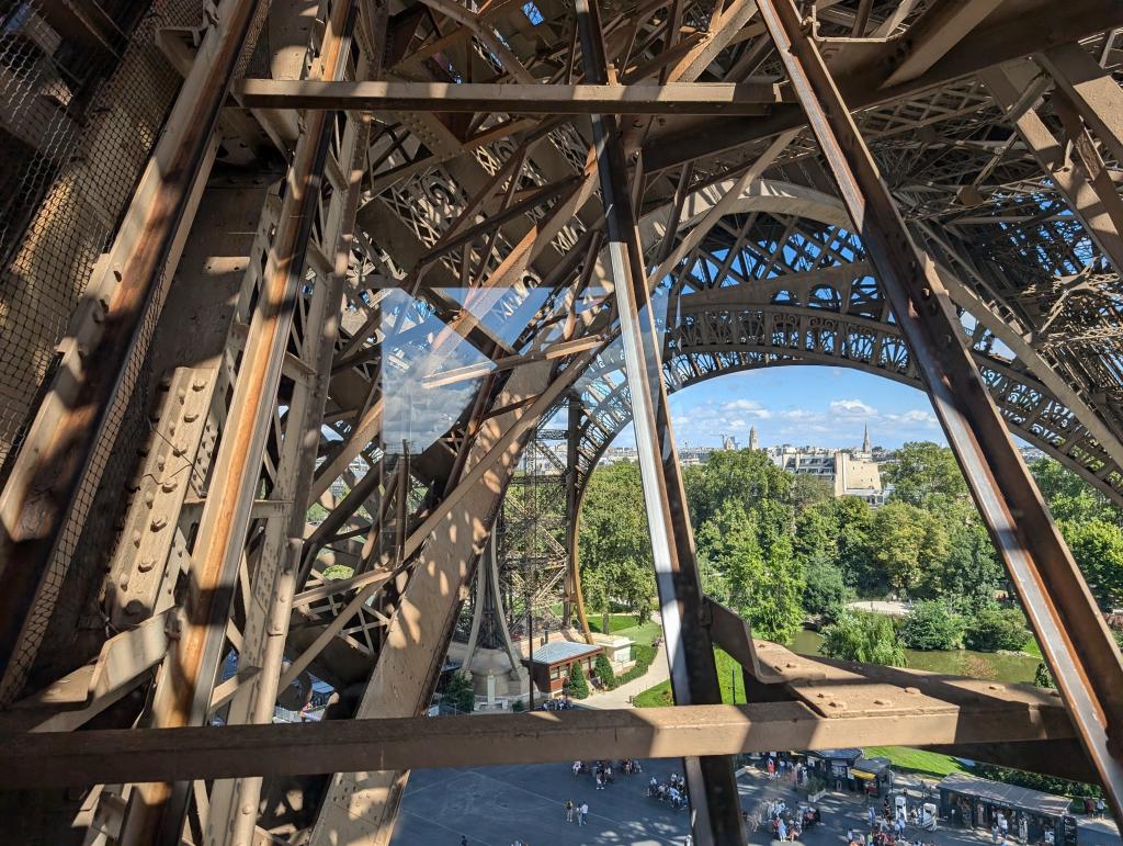 3104 - 20240812 Eiffel Tower Google