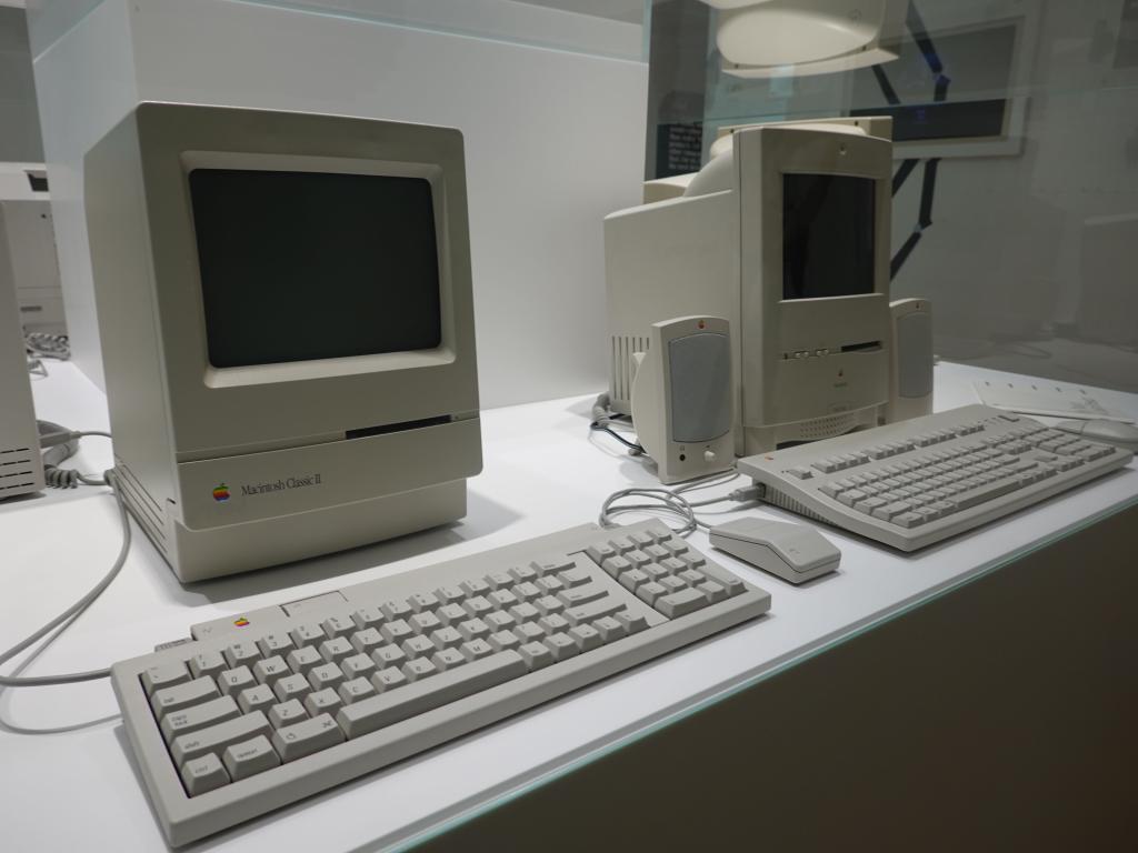 3226 - 20191013 Prague Apple Museum