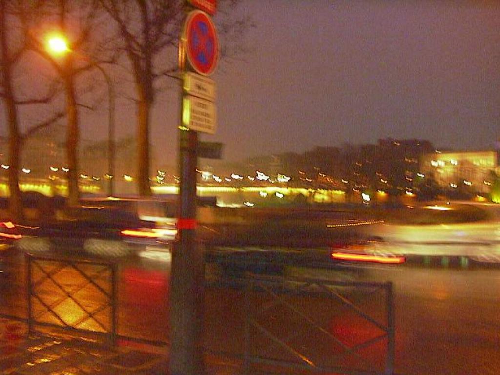 206 - ParisByNight