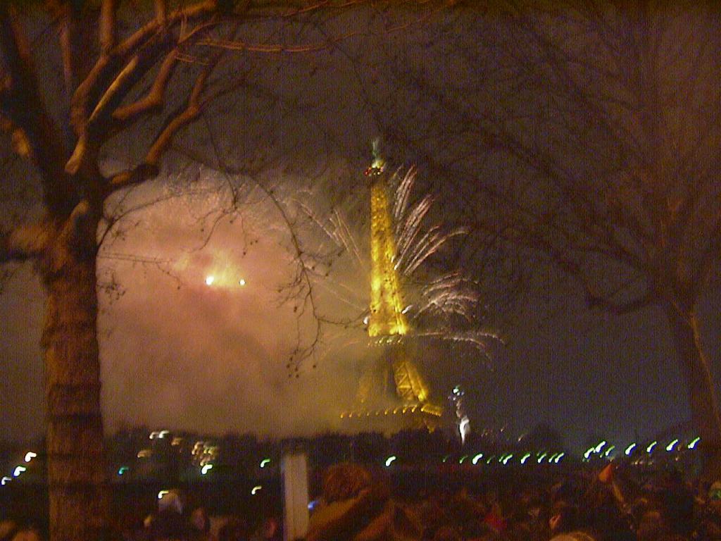 199912 - Paris Christmas-327 MilleniumNight