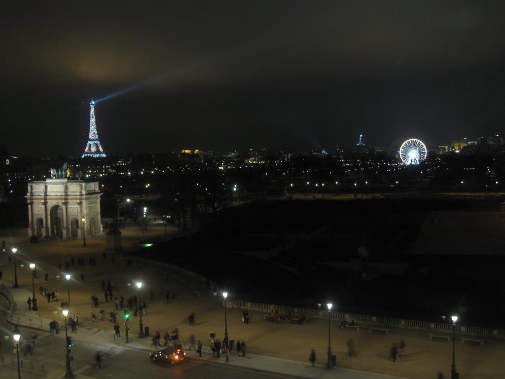 232 - ParisByNight