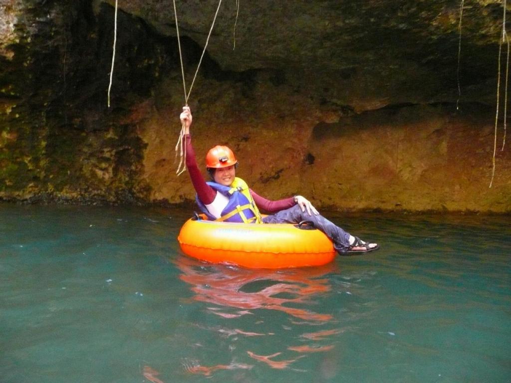 322 - Cave Tubing