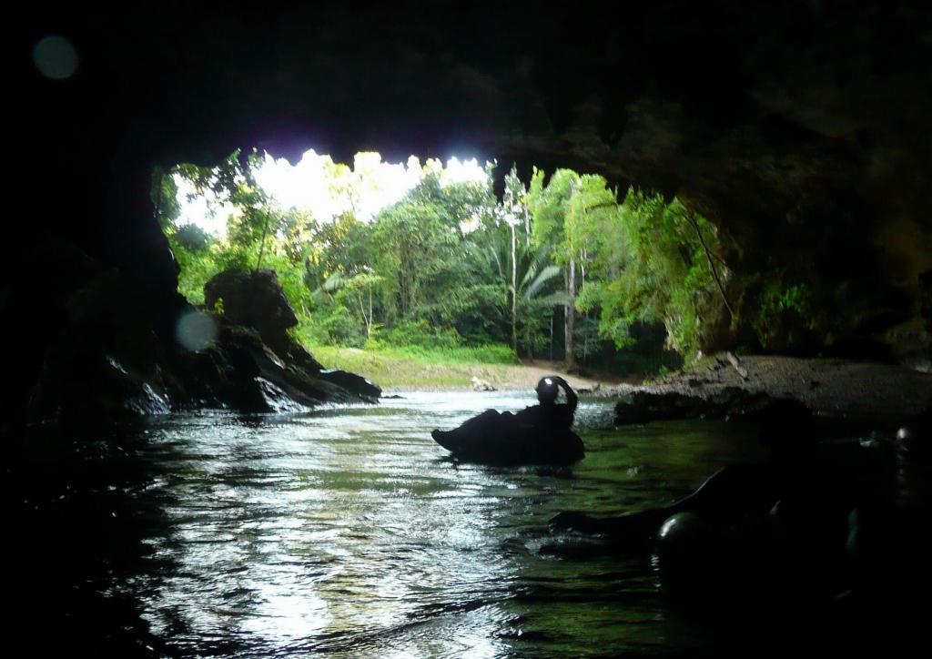 332 - Cave Tubing