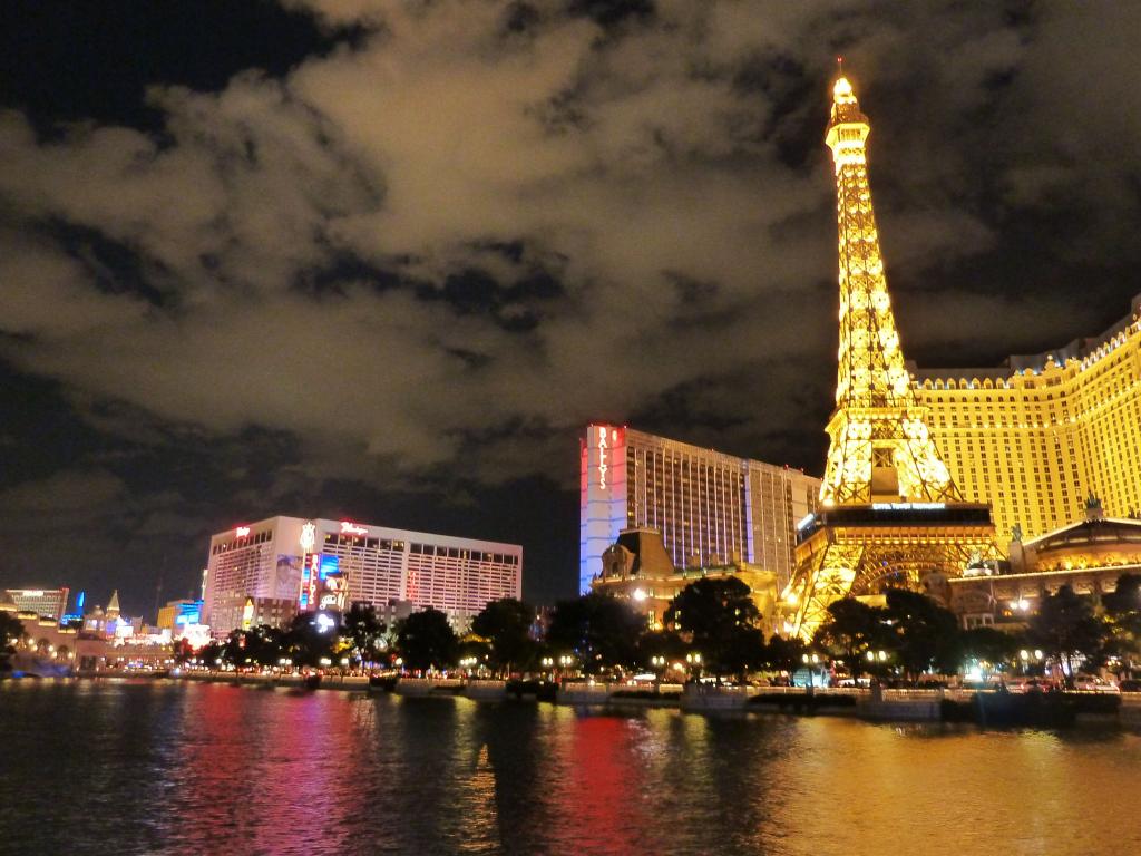 5202 - Vegas NightShots