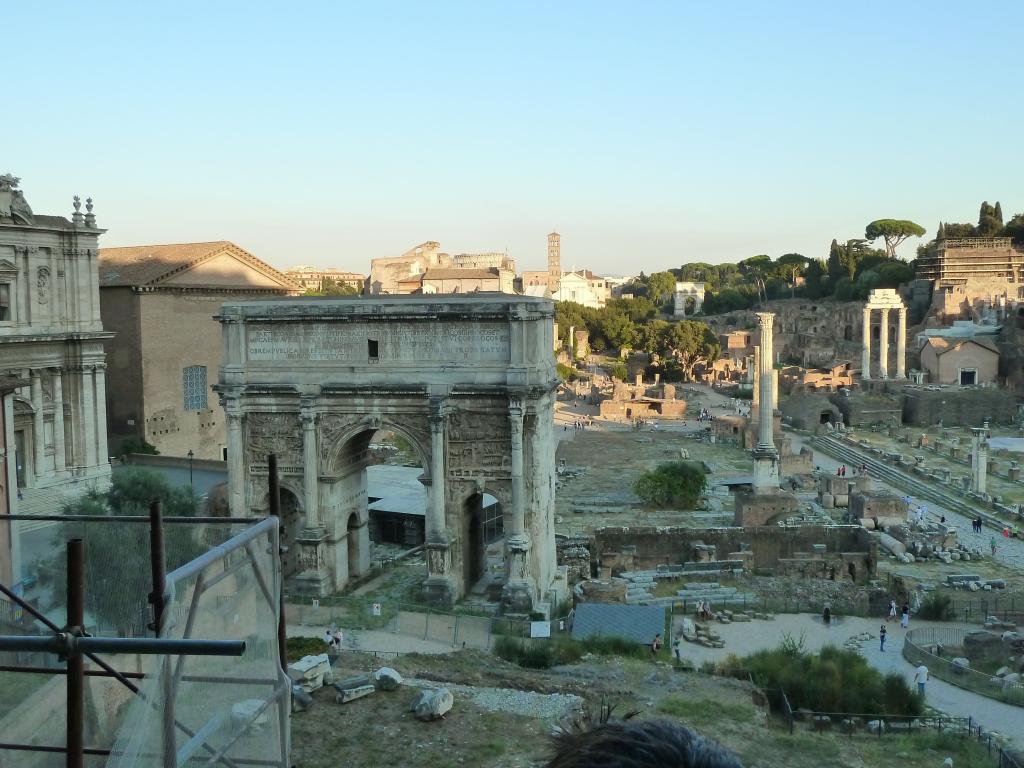 215 - Day16 Rome Palatine Hill-Forum