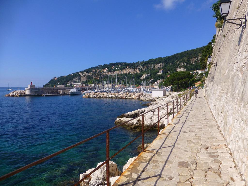 2415 - 20130622 Cassis