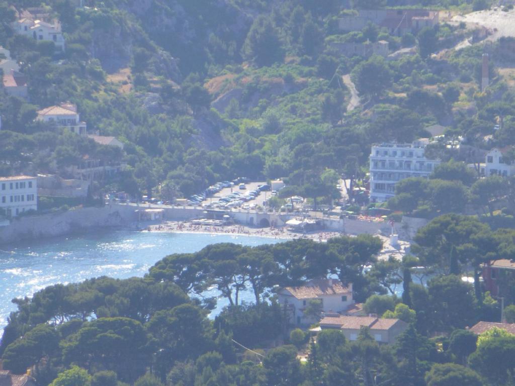 2596 - 20130622 Cassis