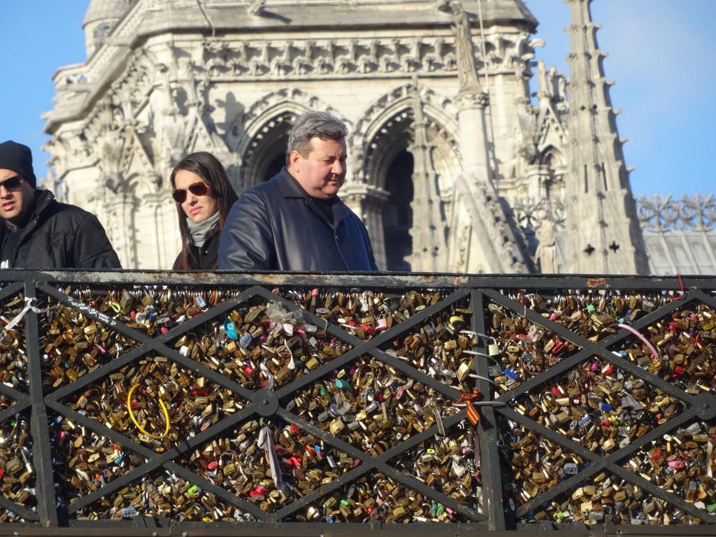 566 - Bateau Mouche Champs Elysees