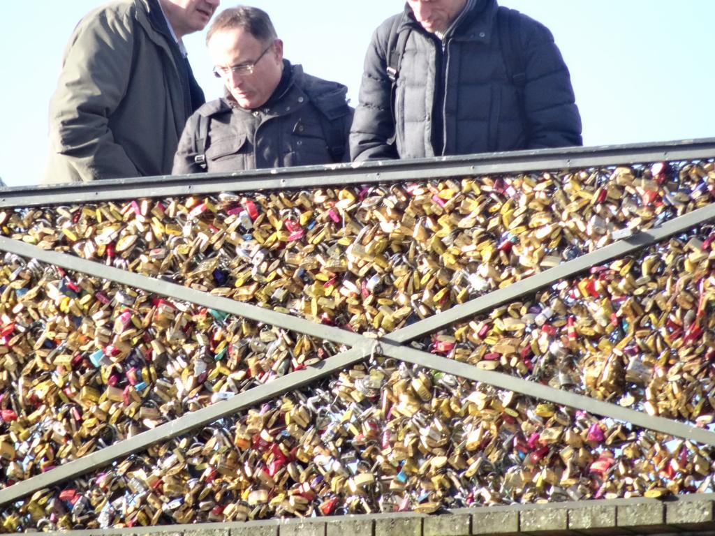 605 - Bateau Mouche Champs Elysees