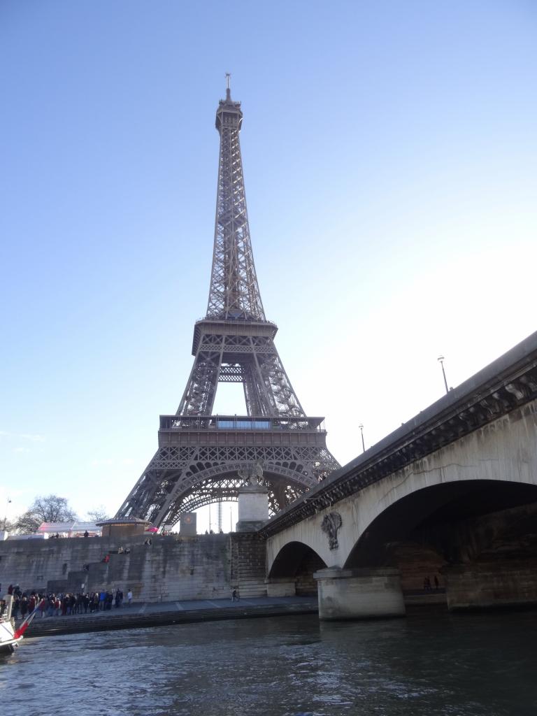 657 - Bateau Mouche Champs Elysees