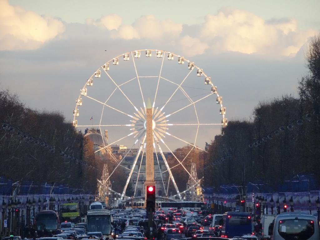 811 - Bateau Mouche Champs Elysees