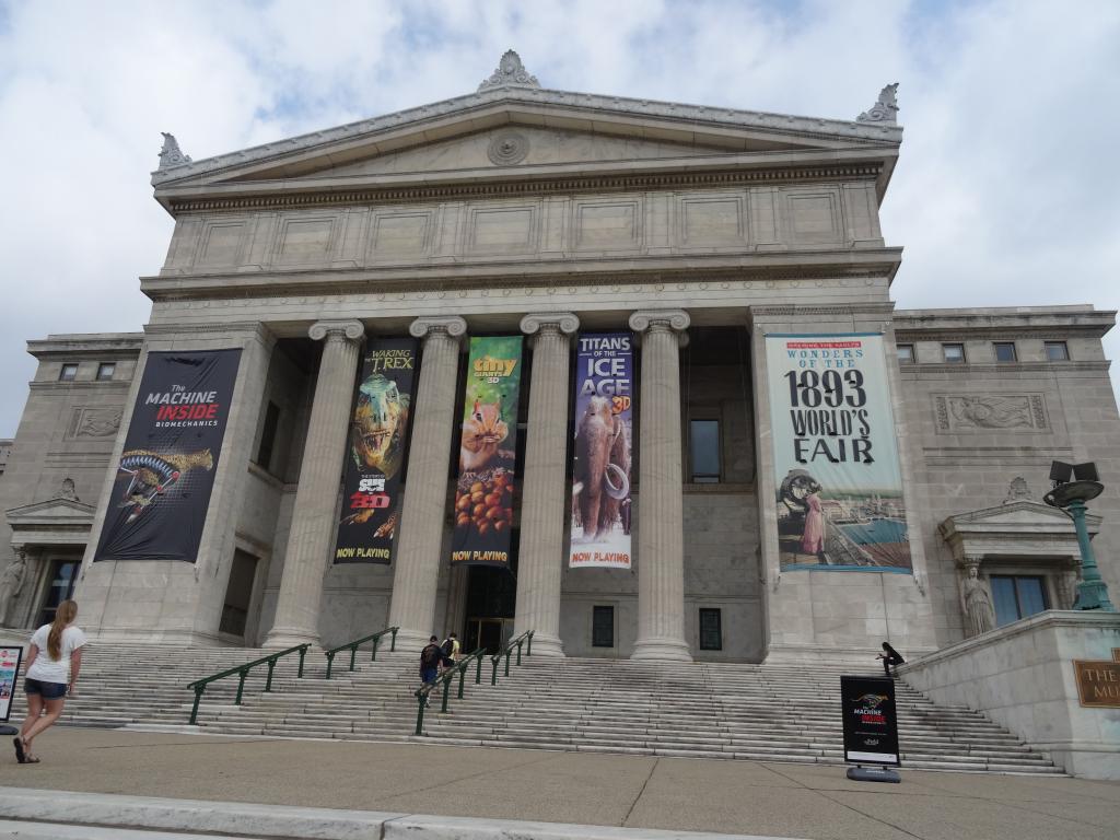 600 - Chicago Field Museum