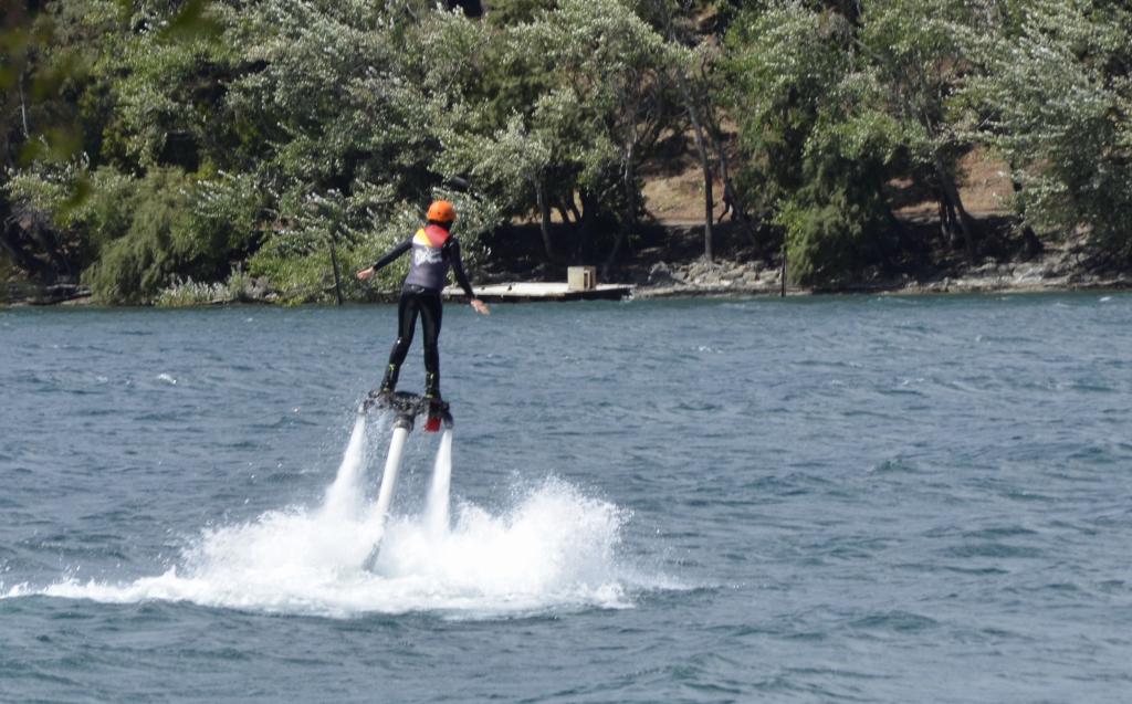 351 - Flyboard Jen