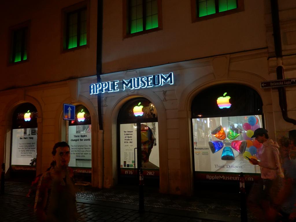 3200 - 20191013 Prague Apple Museum