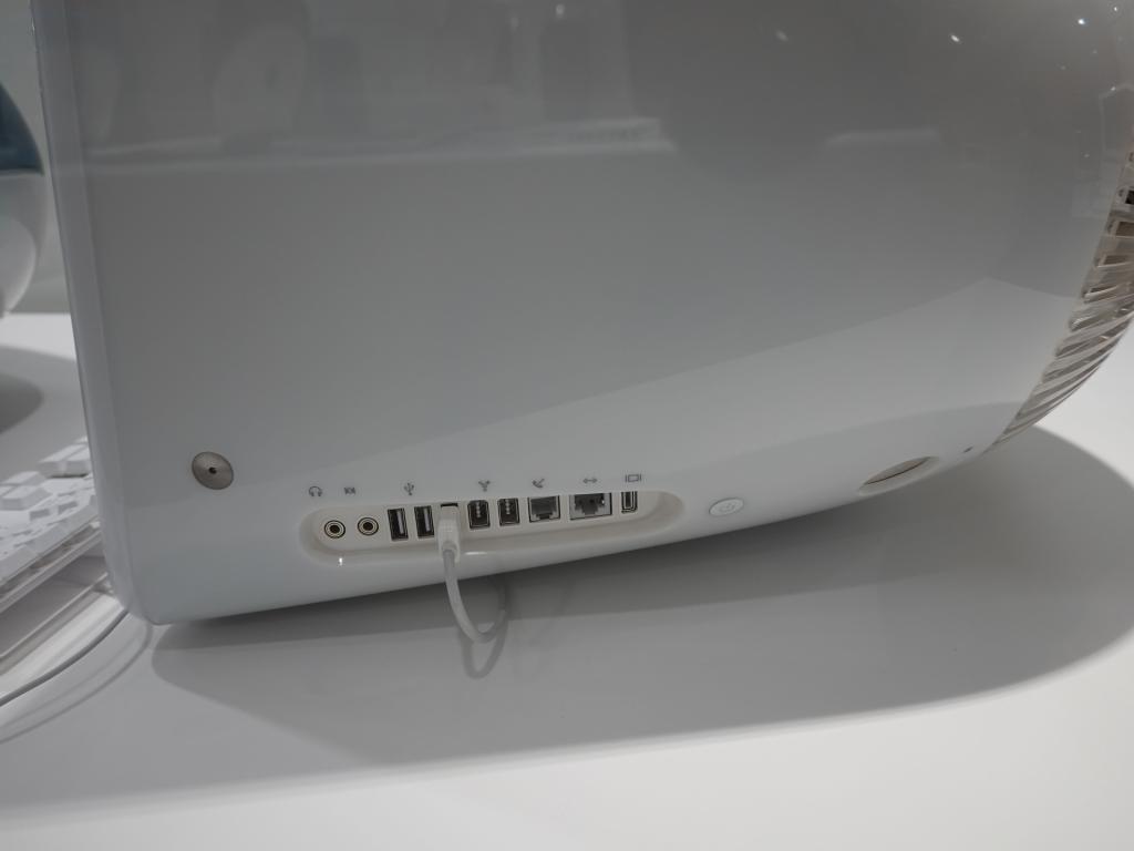 3221 - 20191013 Prague Apple Museum