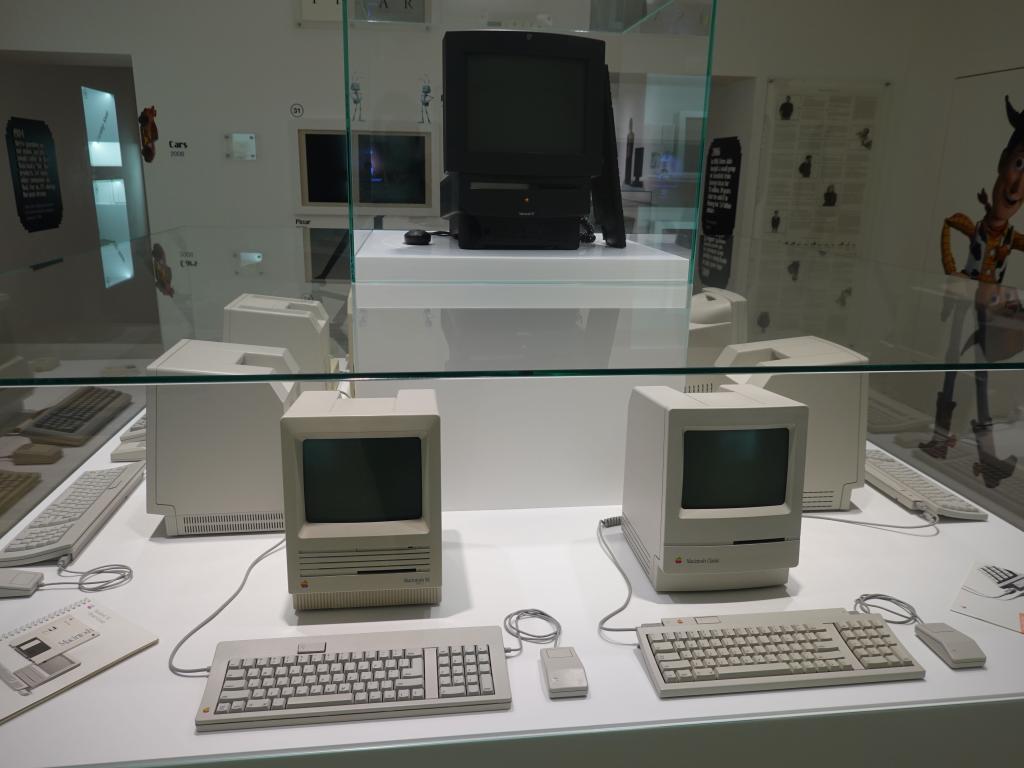 3231 - 20191013 Prague Apple Museum