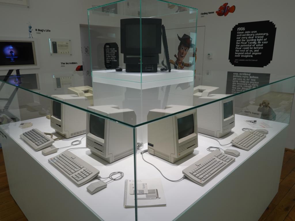 3232 - 20191013 Prague Apple Museum