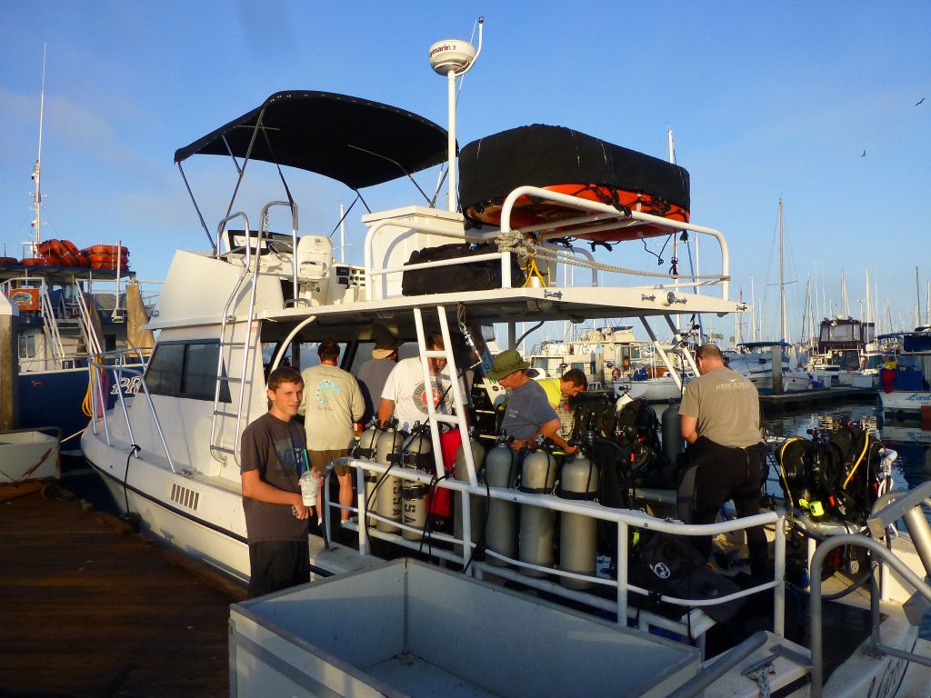 Smallish boat compared to my typical liveaboard, but good enough for a day :)