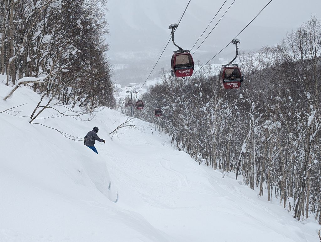 ran the gondola line a few more times, it was excellent