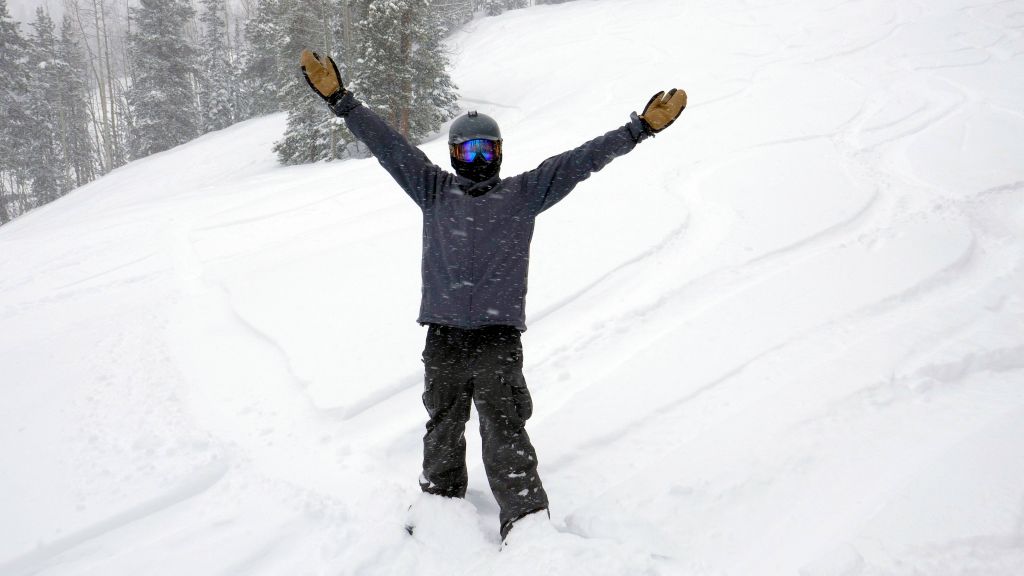 hello, my name is Arturo, and my snowboard is that long