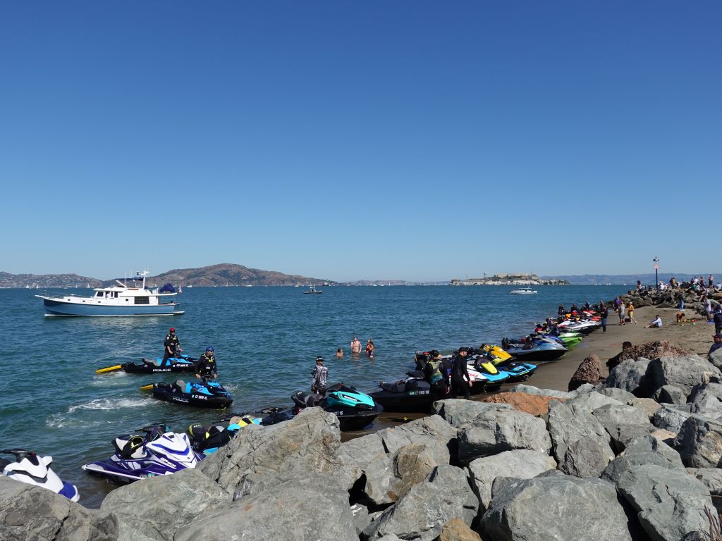 nice water cops came to chase the jetskis that weren't bothering anyone, yeah to silly laws