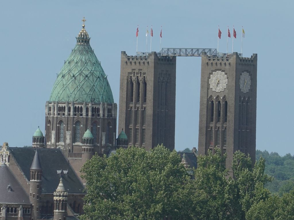 interesting that they put a walkeay on top, nice for tourists