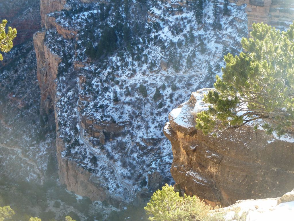 Bright Angle Trail going down