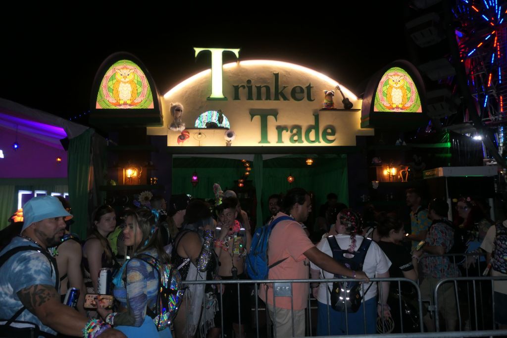 trinket trade got way too popular since last year :)