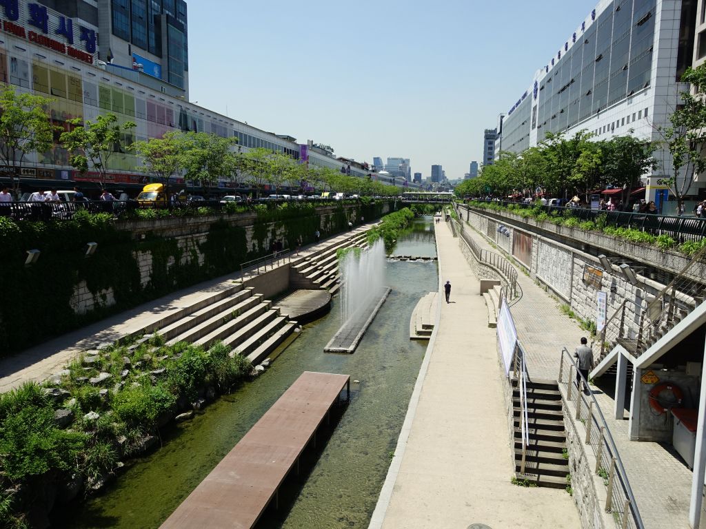 Cheonggyecheon stream