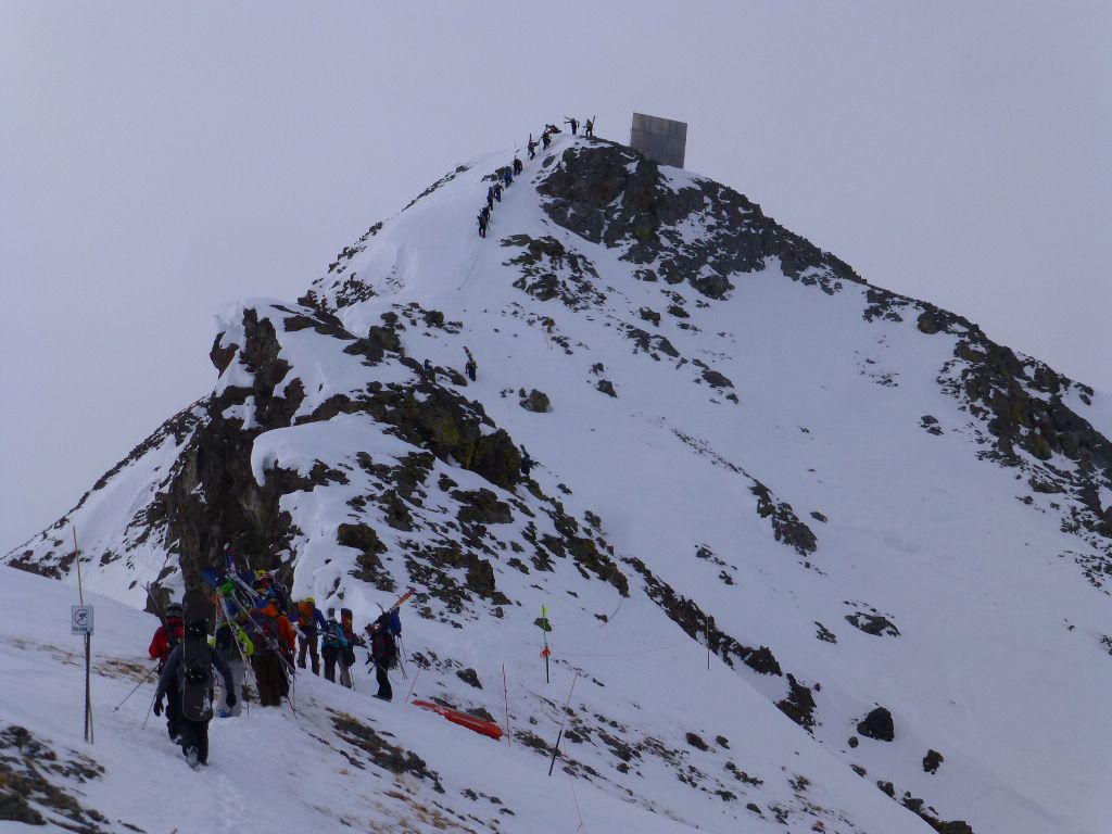 many folks did the same hike than us, since the snow otherwise sucked