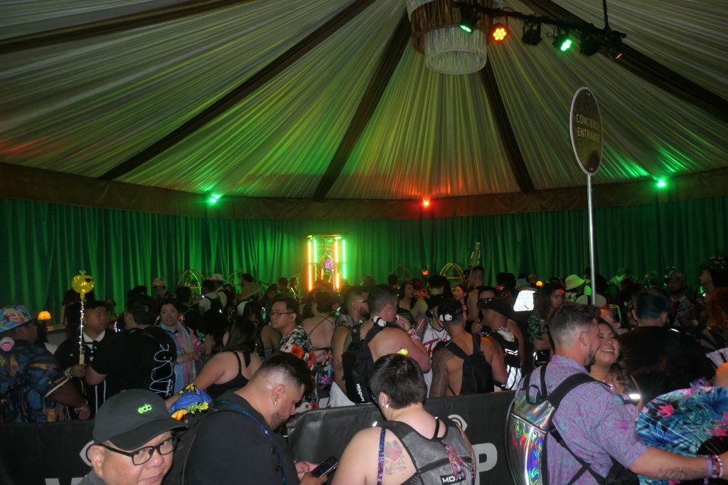 the VIP concierge area at Kinetic field was way too crowded