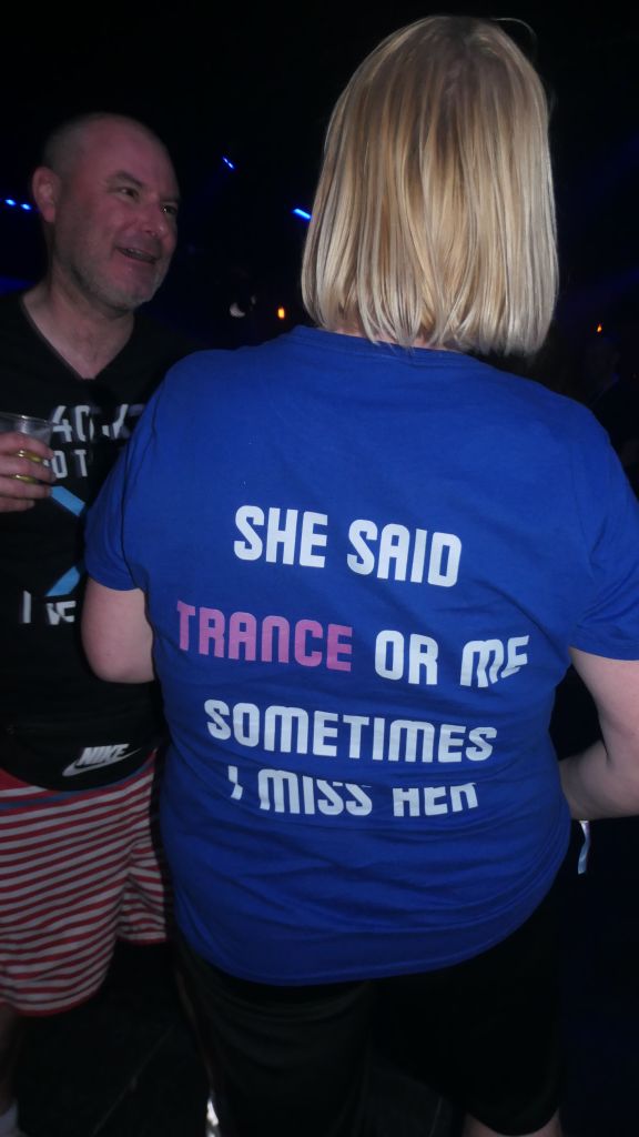 haha, I love this shirt :)