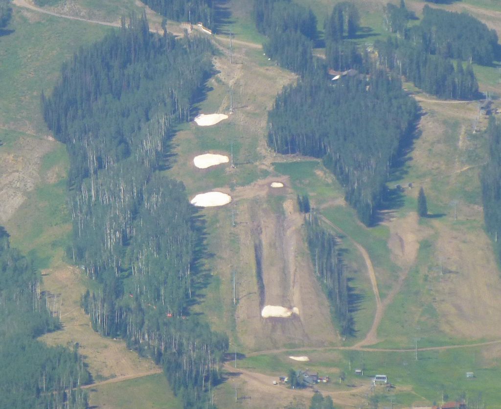 that's a pretty sad looking half pipe without the snow