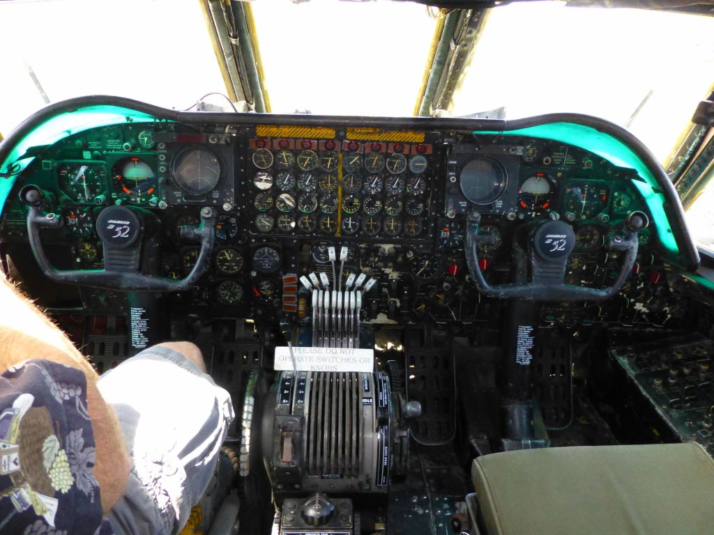 Tat's a busy cockpit in the B52