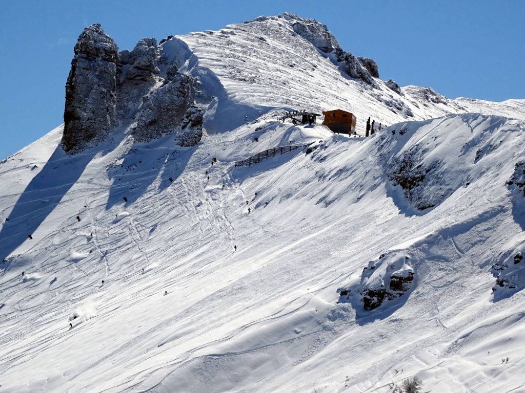 The wall opened while I was hiking from Cornice