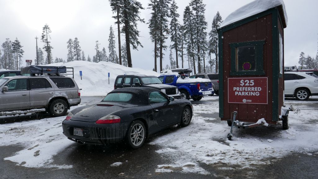 convertible RWD porsche without chains just after a snow storm, ballsy but well done 