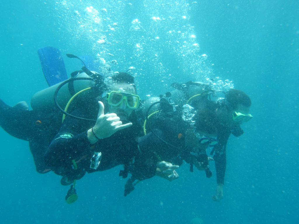 intro to diving dragged by an instructor