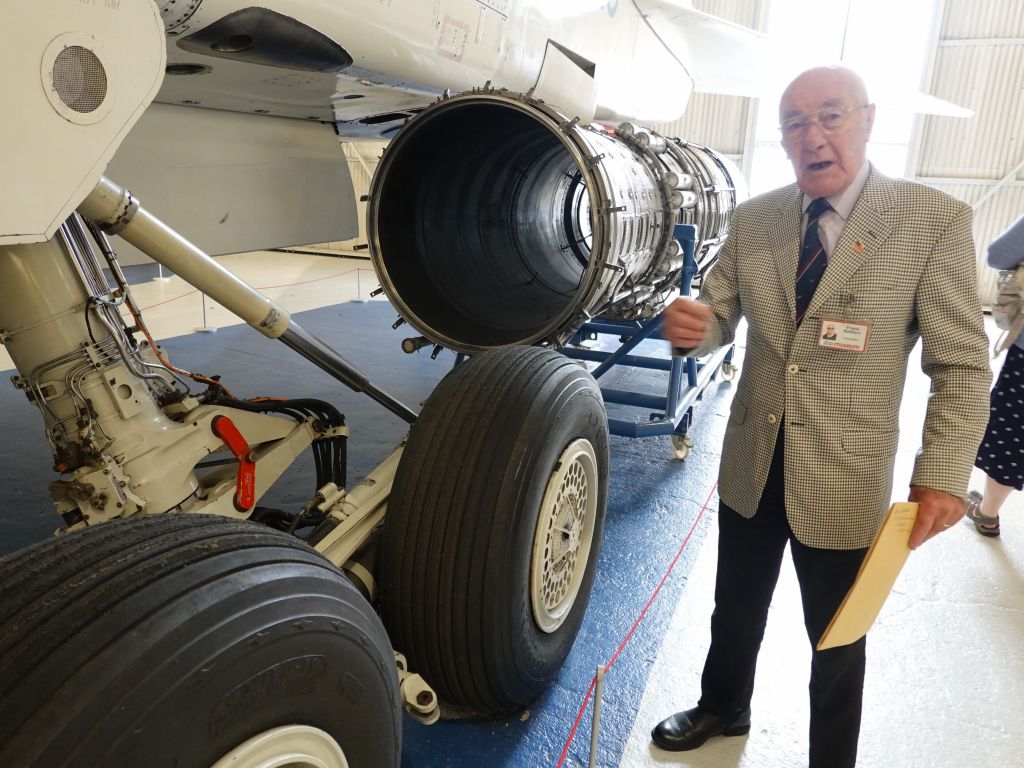 Frank giving me cool explanations like how this plane had motors to speed up the wheels to landing speed before they touched the ground, how cool is that?