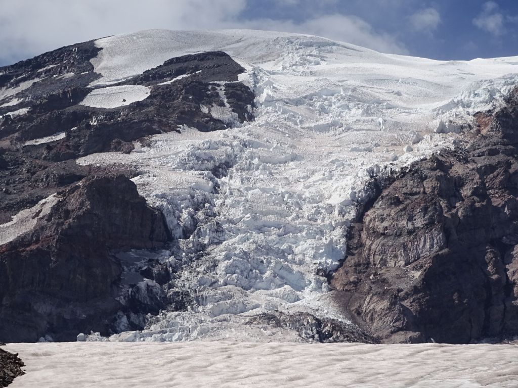 climbing to 8000ft gave us a better shot of the glacier