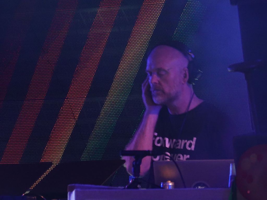 Solarstone finished the evening