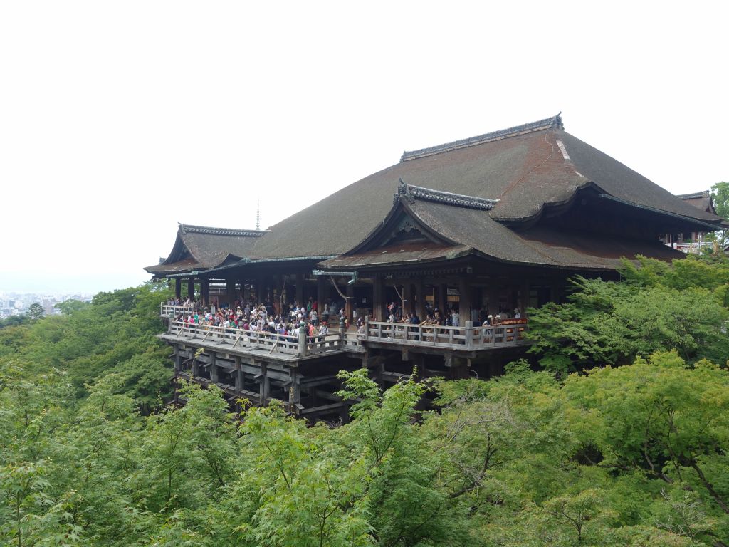 and we arrived at Kiyomizu Dera