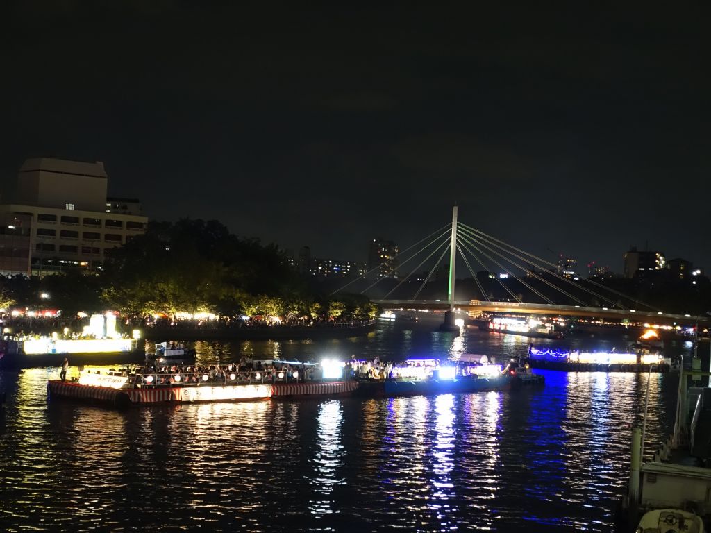 this very nice bridge was entirely closed off :(