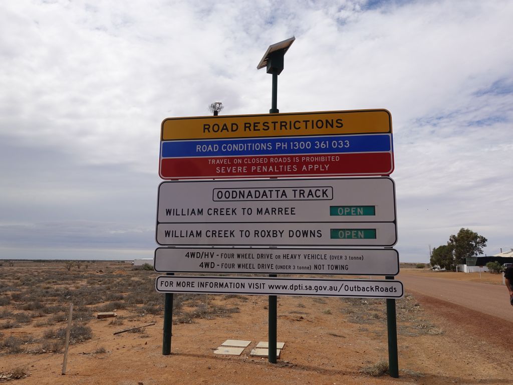 most people arrive to William Creek the hard way, through harduous 4WD tracks