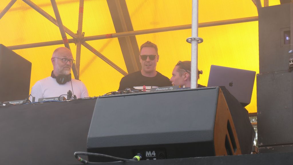 this was a wonderful set ana handoff to Solarstone